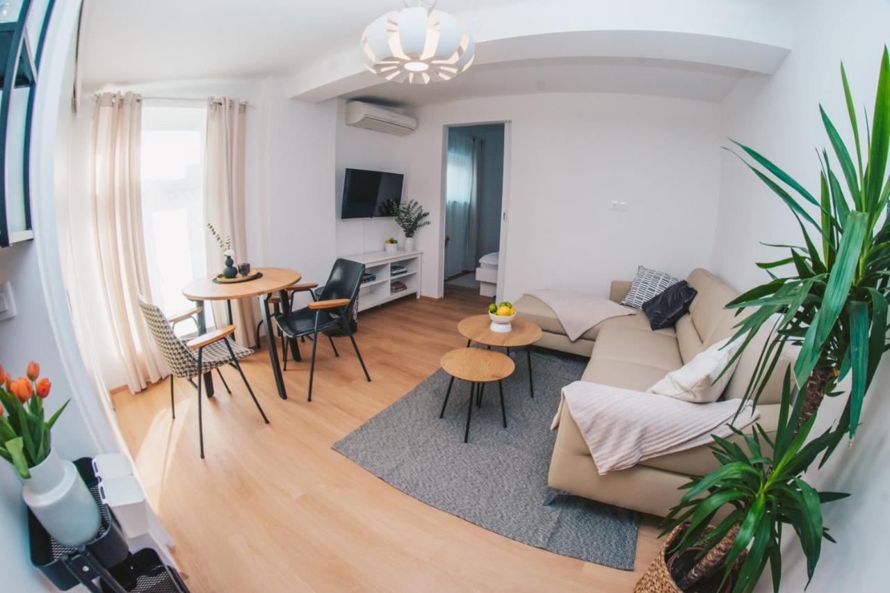 Na Apartments Maribor Bagian luar foto