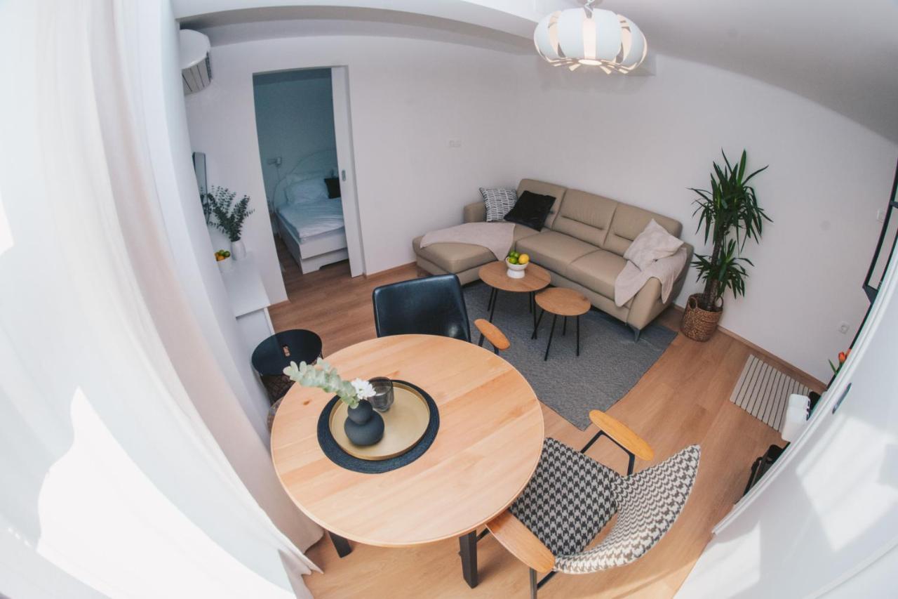 Na Apartments Maribor Bagian luar foto